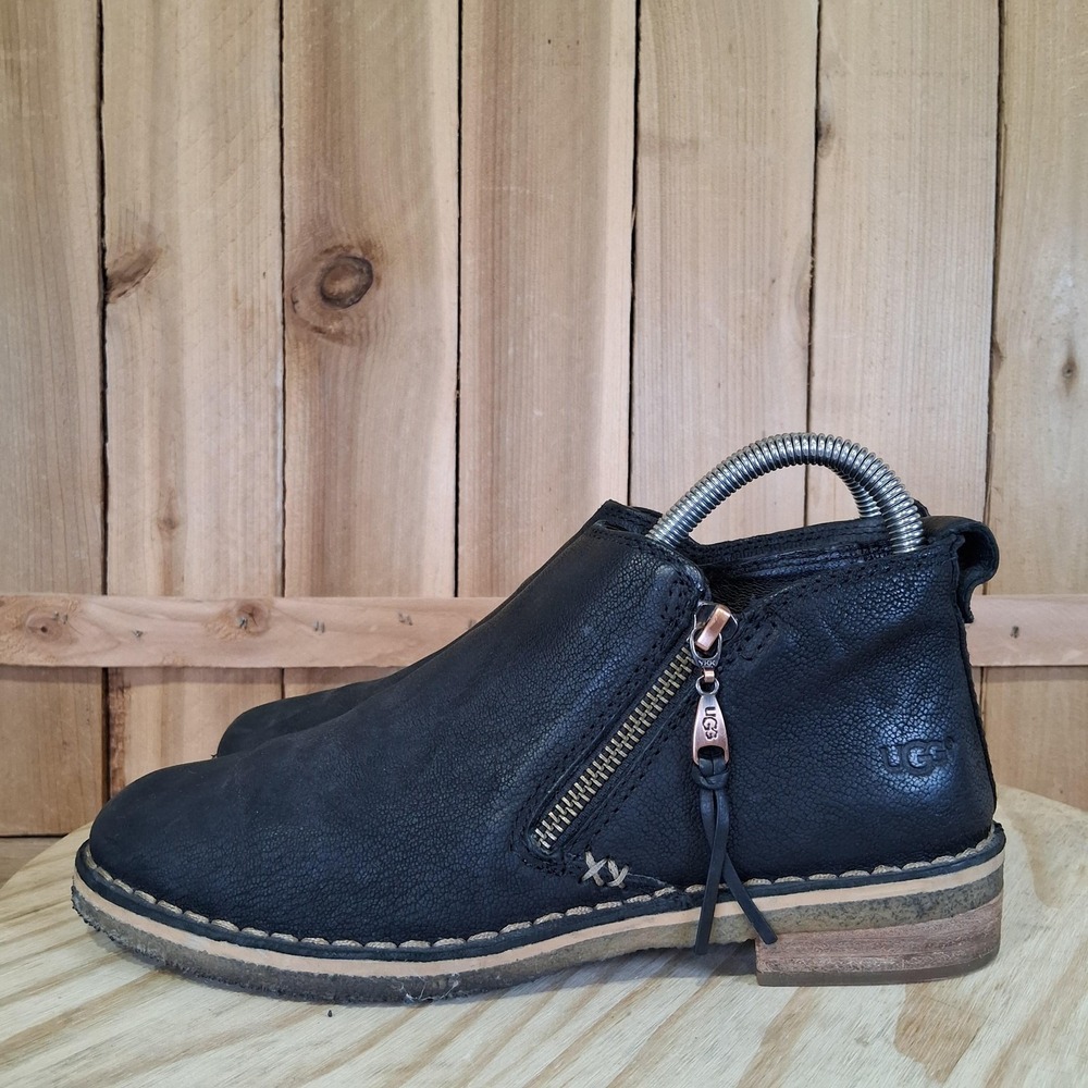 UGG Clementine Boots Womens 6 Black Leather Ankle Side Zip Casual Booties